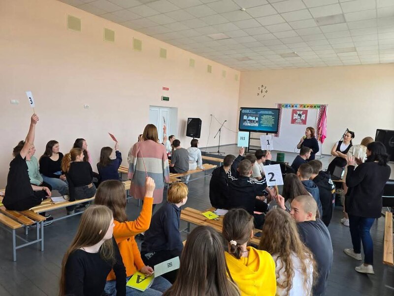 Про майбутнє з Державним податковим університетом: профорієнтаційна зустріч доцента Салямон Катерини Дмитрівни з випускниками Коростенського ліцею №13