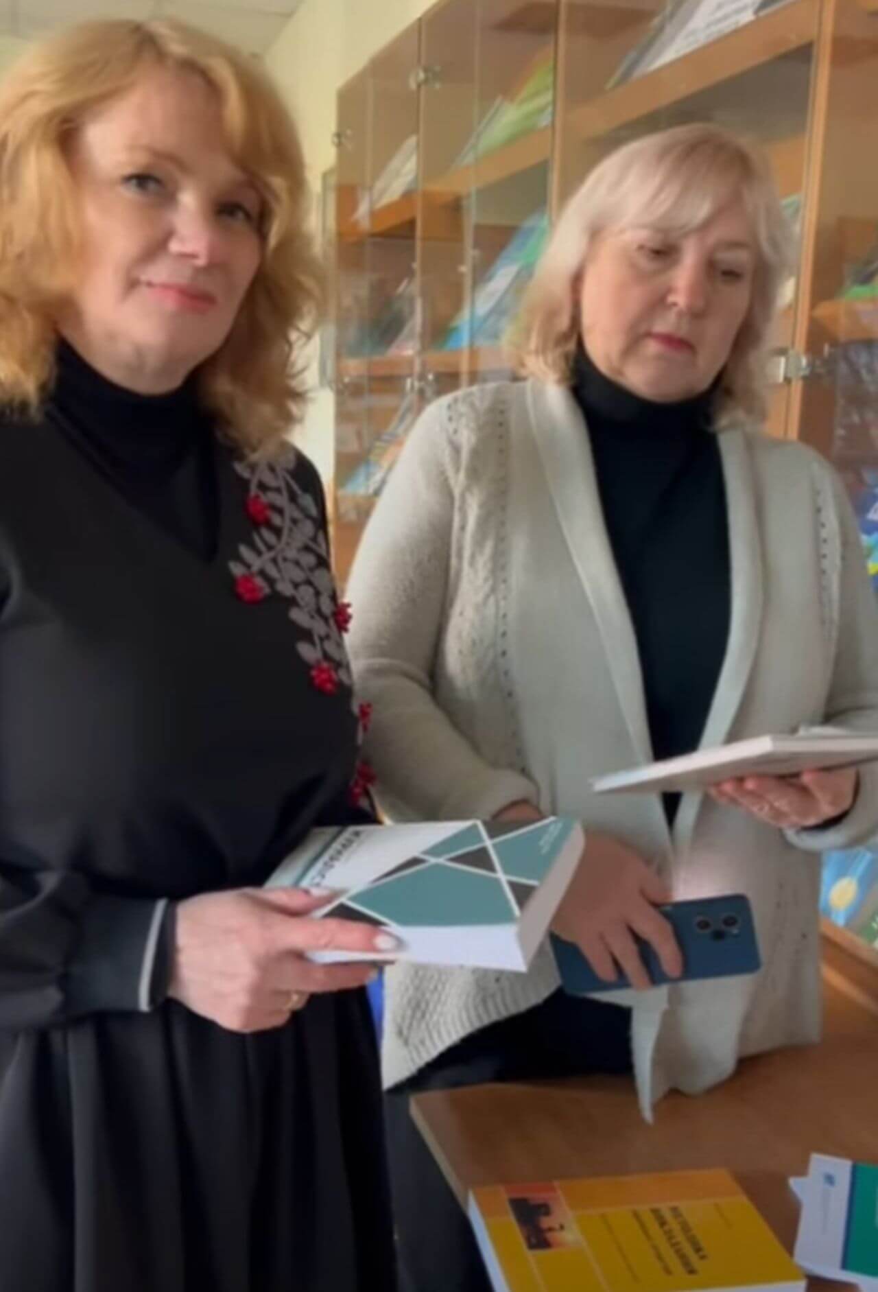 Книжкові подарунки у День української писемності та мови