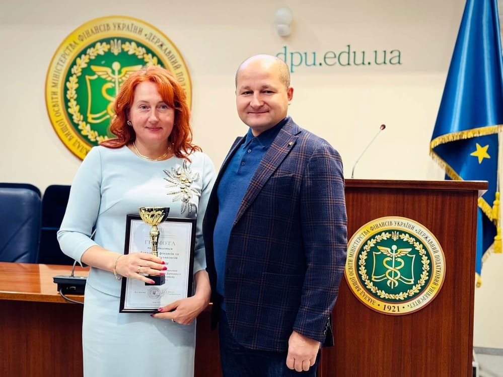 Вітаємо колектив Факультету фінансів та цифрових технологій із перемогою у номінації «Кращий факультет/ навчально-науковий інститут ДПУ»