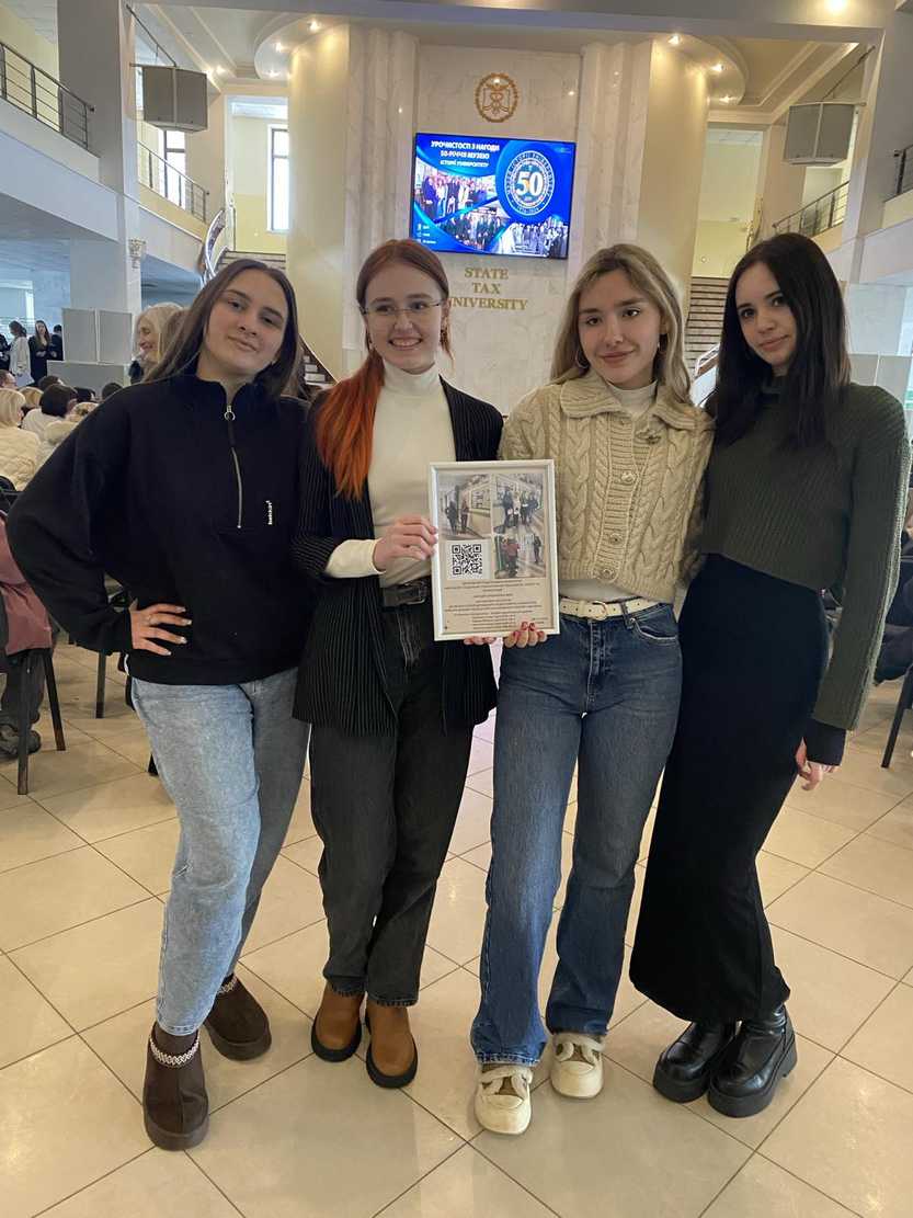 The Museum Speaks English and Is Open to the World!