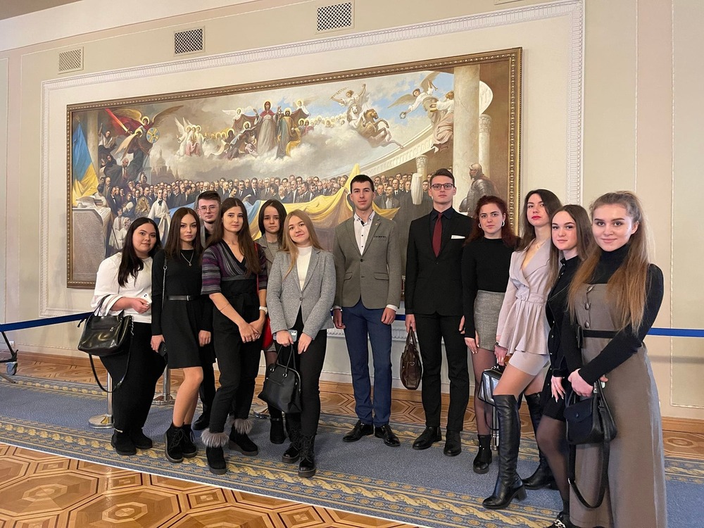 Студентам факультету податкової справи, обліку та аудиту провели екскурсію Верховною Радою України